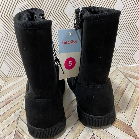 ✨Cat & Jack Black Faux Suede Winter Boots Side Zipper Closure Size 5 NWT - Picture 3 of 6